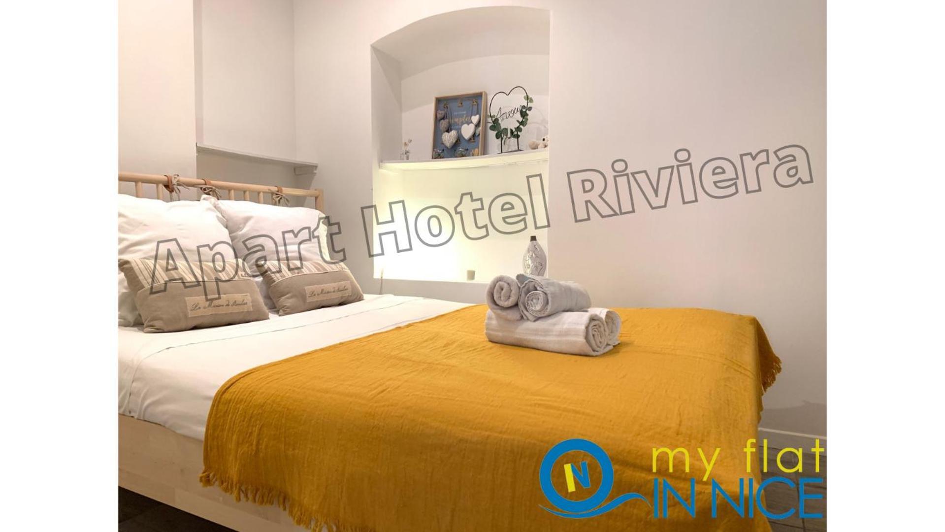 Riviera: Vieille Elegance Near Promenade Des Nice